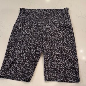 Women's Black and Gray Patterned Shorts